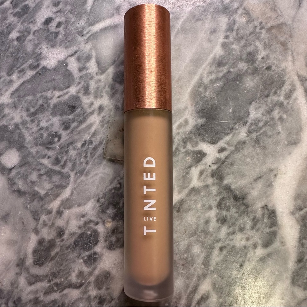 Live Tinted HueSkin‎ Serum Concealer 12
